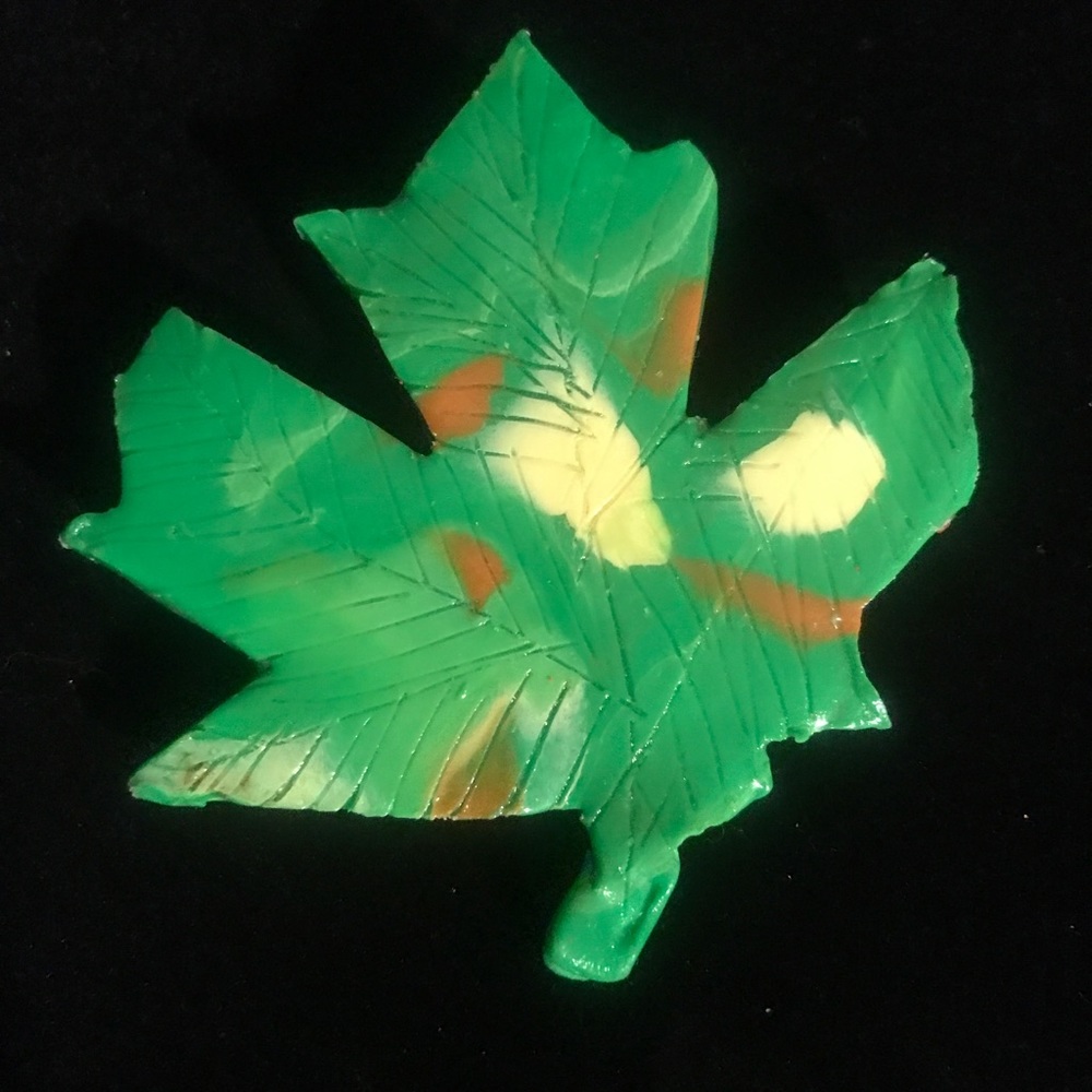 💚💛Betsey Johnson Inspired Unique Bohemian Leaf Handmade Brooch/Pendant/Pin💛💚